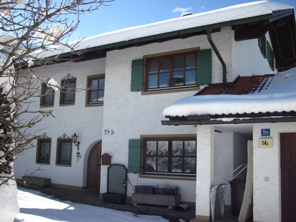 Hauseingang im Winter